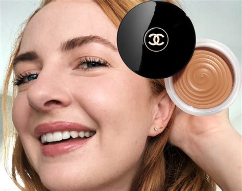 how to apply Chanel bronzer